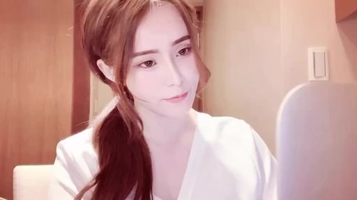 【aprillady】全露臉 在桌底下幫老闆口愛的色情秘書